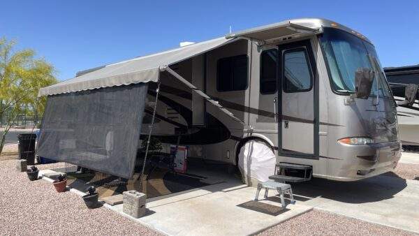 How to keep an RV cool in summer using an awning sun shade