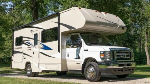 The Winnebago Minnie Winnie can be the best Class C RV for full time living for you